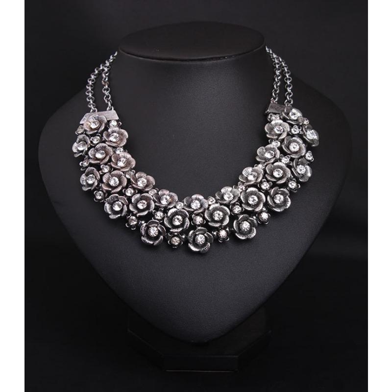 Retro Flower Rhinestone Short Collarbone Necklace Exaggerated Personality Fashion Women'S Accessories