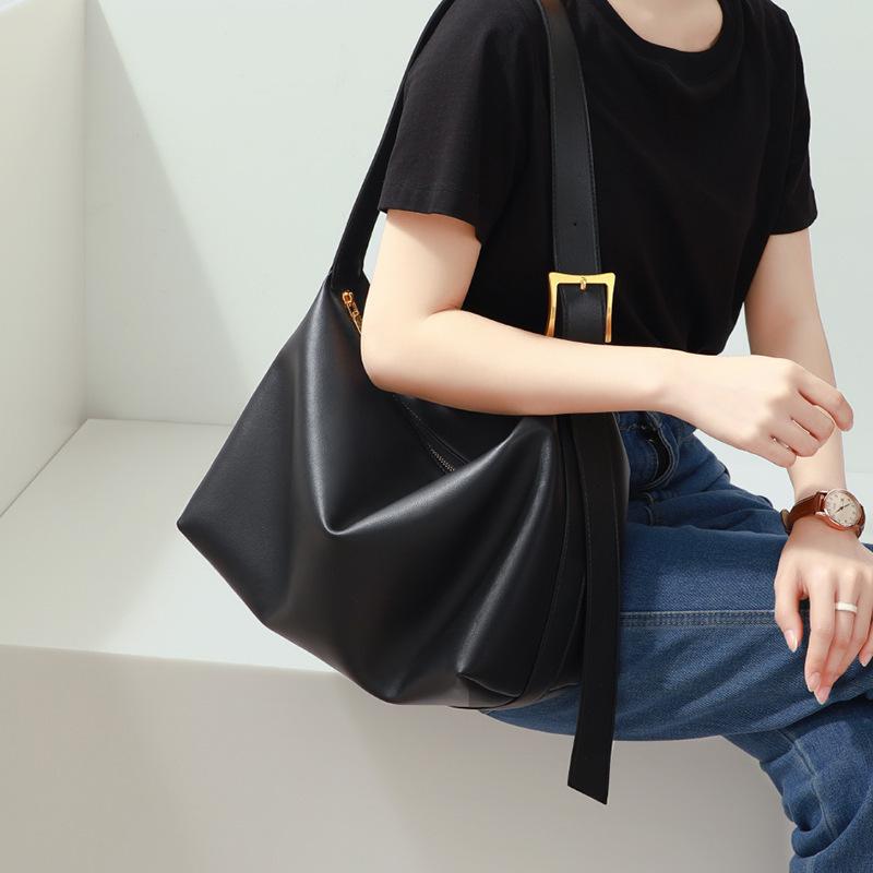 Premium Sense Large Capacity Four Seasons Versatile Single Shoulder Messenger Soft Bag Niche Design Tote Bag Women'S Style