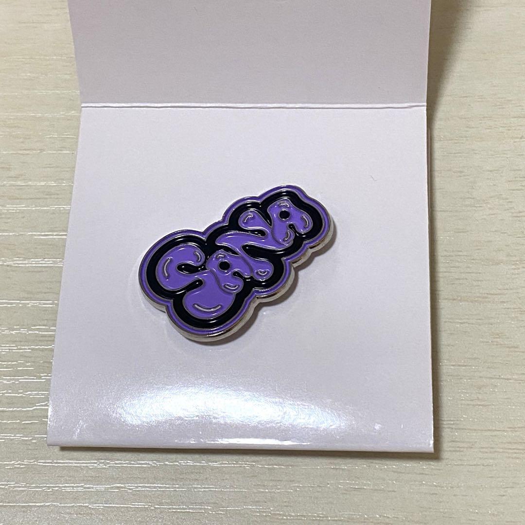 

[USED] TWICE Sana Random Pin Badge THIS IS FOR