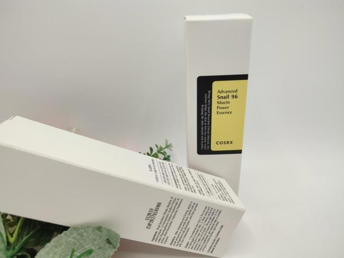 Advanced Snail 96 Mucin Power Essence Contenant 96% de filtrat de sécrétions d'escargot et de l'acide hyaluronique