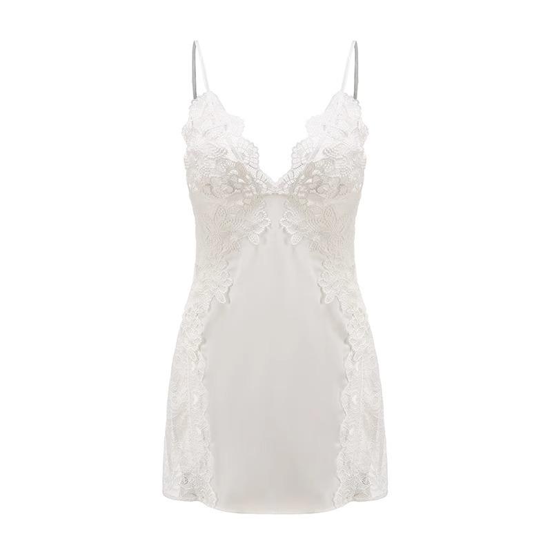 

Элегантная ночная сорочка из французского ледяного шелка с кружевом для женщин - Подчеркивающая маленькую грудь, стиль pure desire для сексуального летнего свидания M