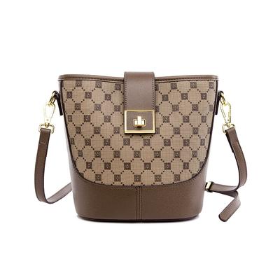 Water Bucket Bag Women's New Trendy Large Capacity Crossbody Bag Simple and Versatile Water Bucket Bag Printed Commuter Women's Bag Can Be Shouldered