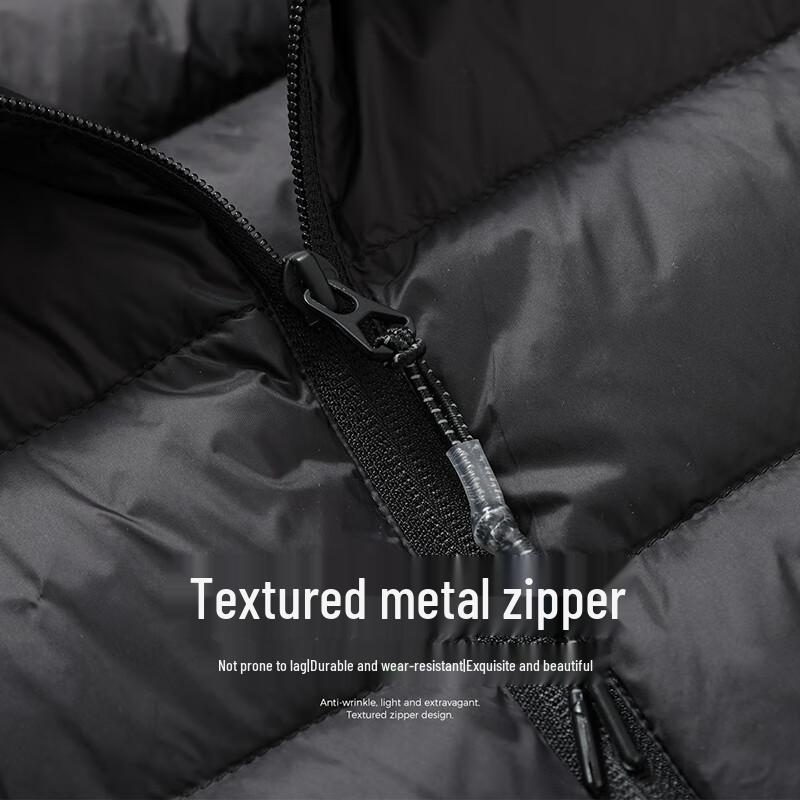 Xue Zhong Fei Men's Lightweight Hooded Duck Down Jacket