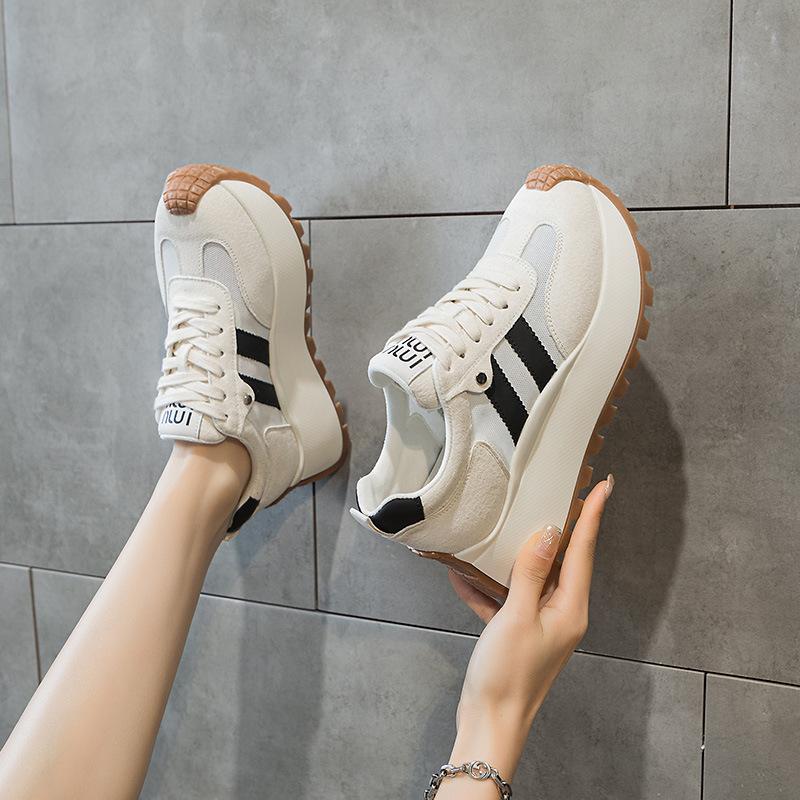 2025 new low-top sports and leisure breathable Forrest Gump dad shoes women's small size 3233 thick-soled inner height-increasing women's shoes