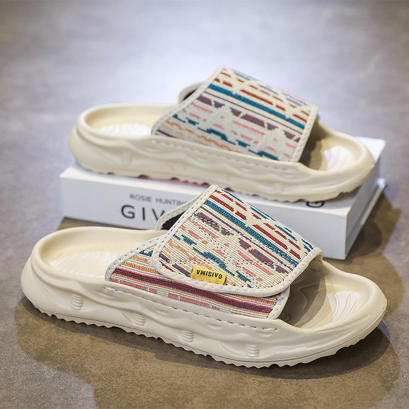 Slippers men's new 2025 summer seaside wading outdoor sports leisure light stepping on shit feeling student one-word drag