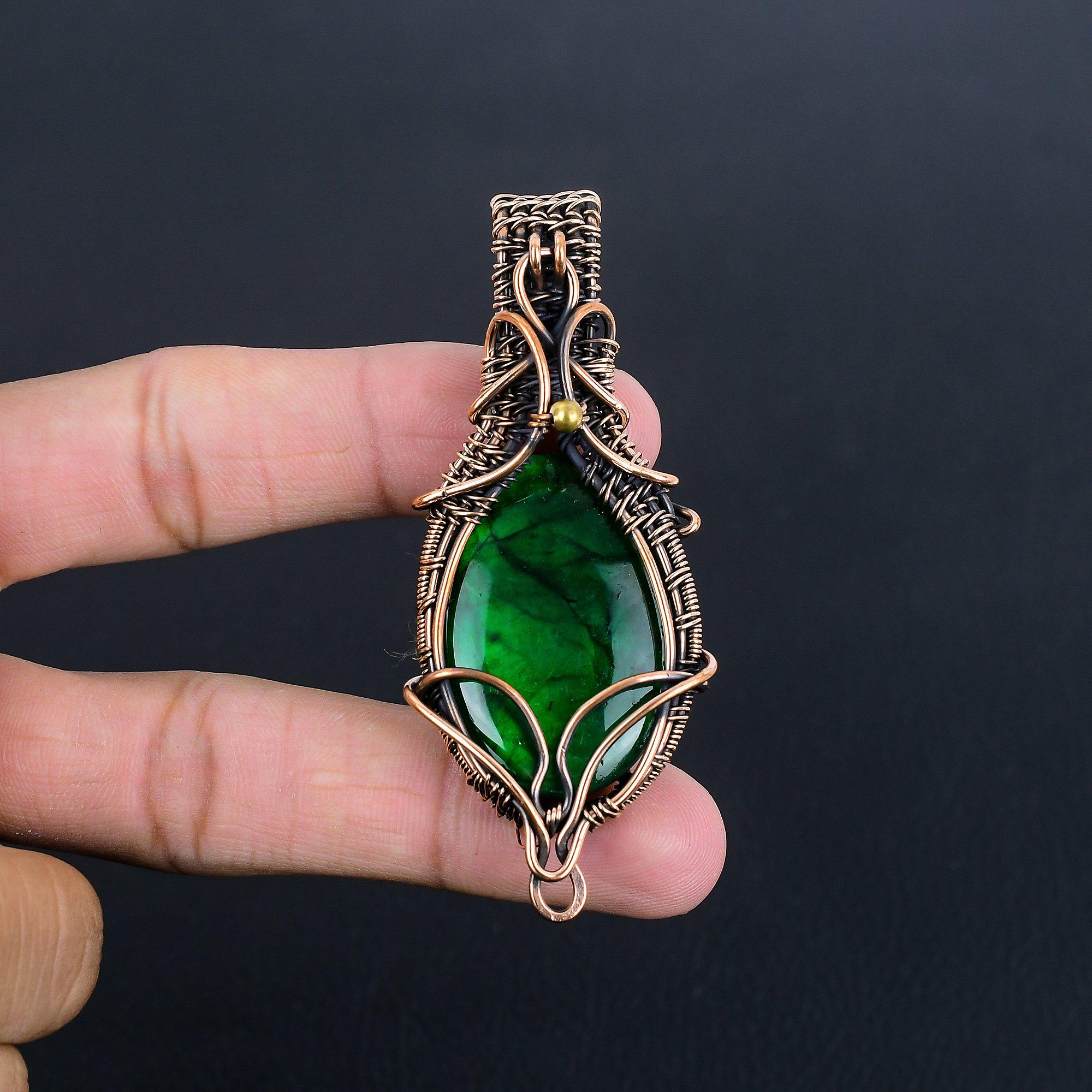 

Подвеска из лабрадорита с зелёной вспышкой, ювелирное изделие из драгоценного камня, подвеска с обмоткой из медной проволоки 999 пробы, украшение ручной работы, подвеска с камнем-талисманом, подарок для него