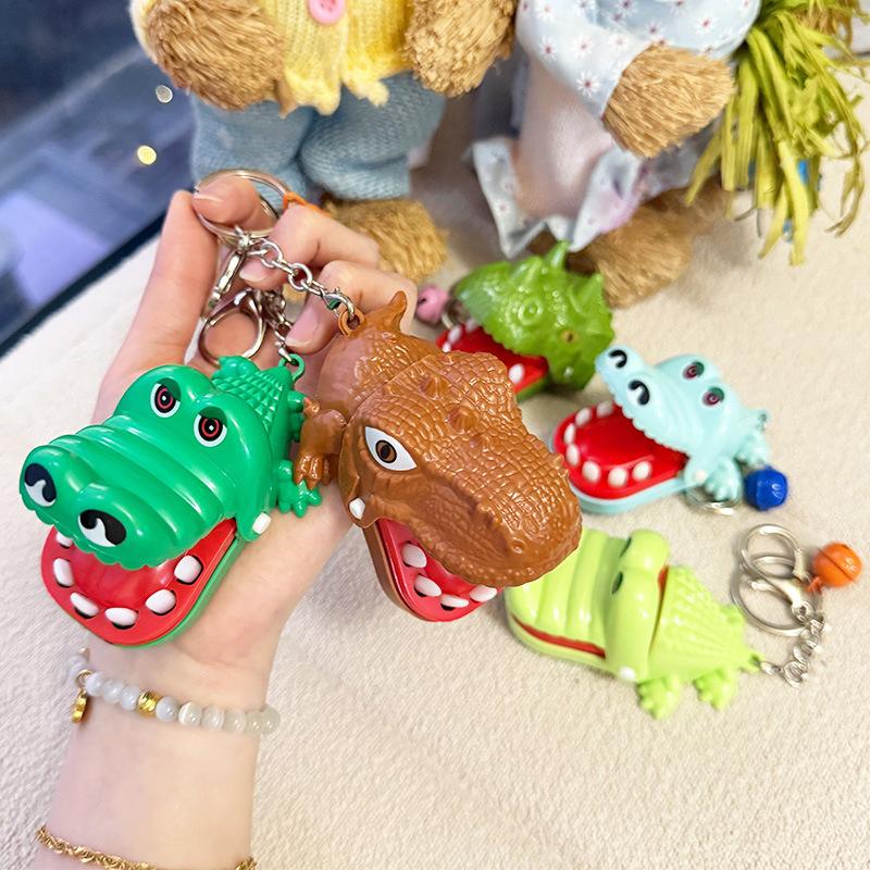 Crocodile Teeth Toys Keychain Children'S Crocodile Bites Fingers Reaction Training Dinosaurs Animal Pull Back Trick Game Family