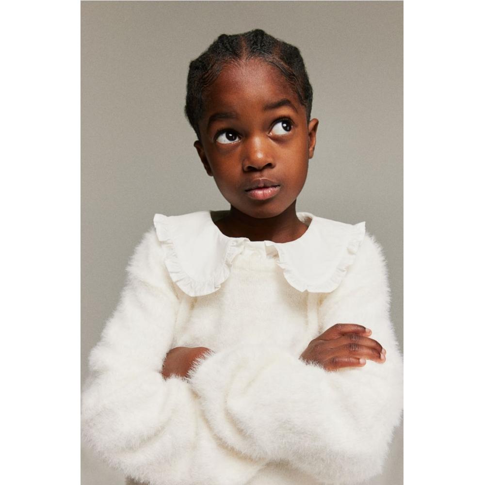 

HM Пушистый вязаный свитер кремового цвета