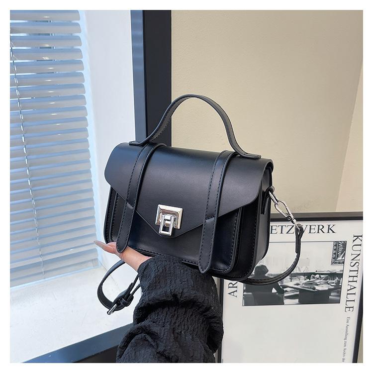 

Bag women s messenger bag chain bag women s bag spring new 2025 shoulder bag women s small bag versatile small square bag portable чёрный
