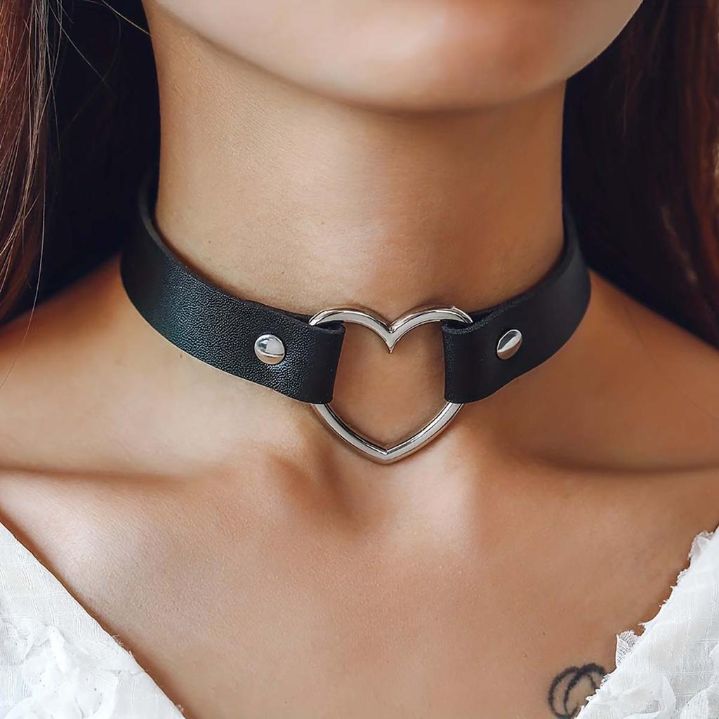 Women Sexy Punk Leather Collar Necklaces Round Trendy Neck Heart Harajuku Choker Gothic Bondage Women Neck Accessories