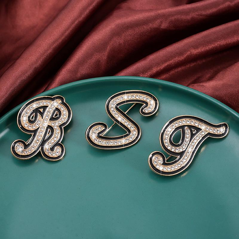 Fashion Women Rhinestone Brooch A-Z English Letter Metal Corsage Pins Crystal Alphabet Jewelry Shirt Clothes Accessories Gift