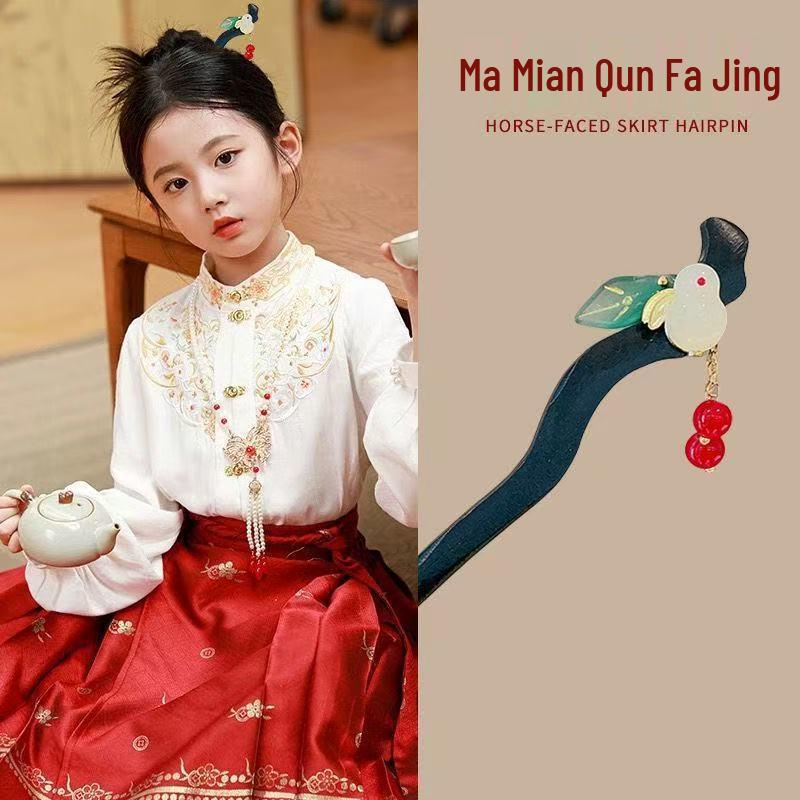 Sandalwood Women's Hairpin: Elegant Modern-Chinese Style Wooden Updo Stick