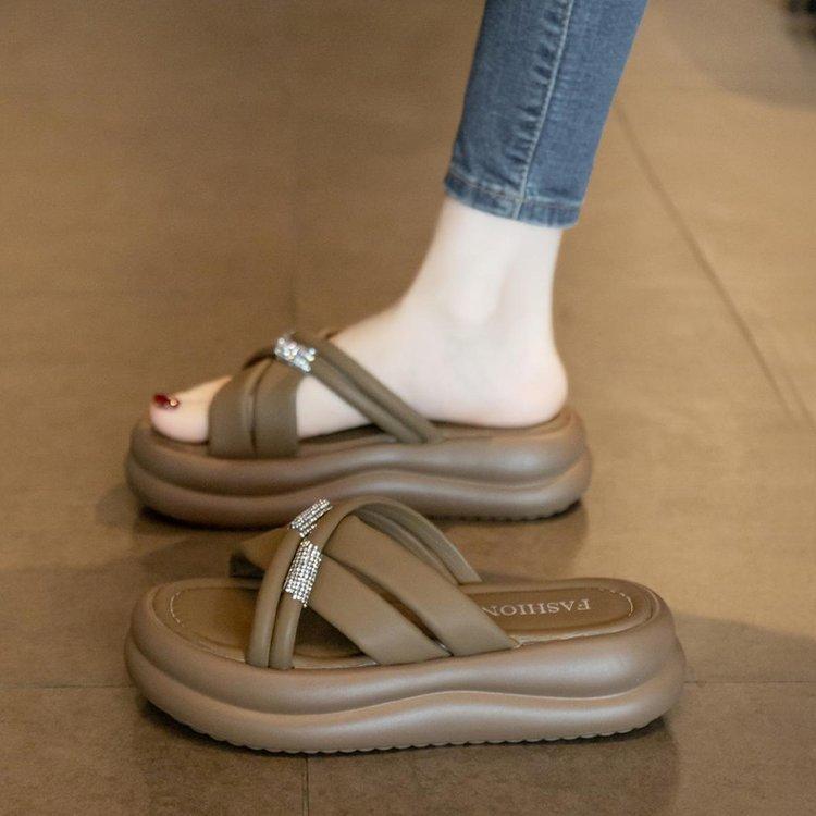 

Мягкая подошва, нескользящая обувь, одноплечные сандалии на толстой подошве, как губка, для пляжа 40 хаки