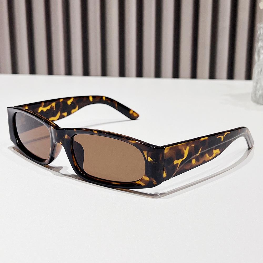 2024 New Retro Black Frame Square Personalized Fashion Trendy Luxury Vintage Uv400 Protection Sunglasses Women