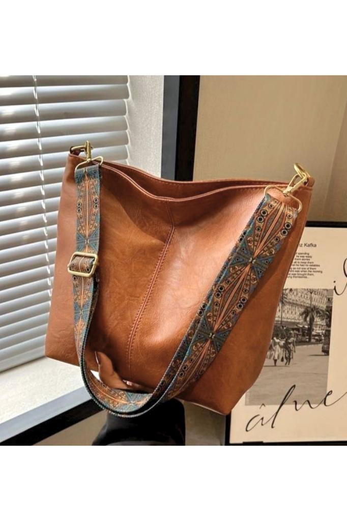 Women's Stylish and Useful Shoulder bag Cream Women's Luxury Shoulder Bag Patterned Strap with Zipper Quality Workmanship and Soft Faux Leather