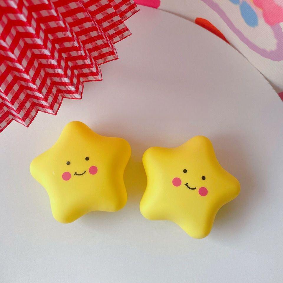 Non-Toxic Warm Yellow Star Night Light Button Battery Operated Portable Bedroom Lamp For Kids Gentle Sleep Room Decoration