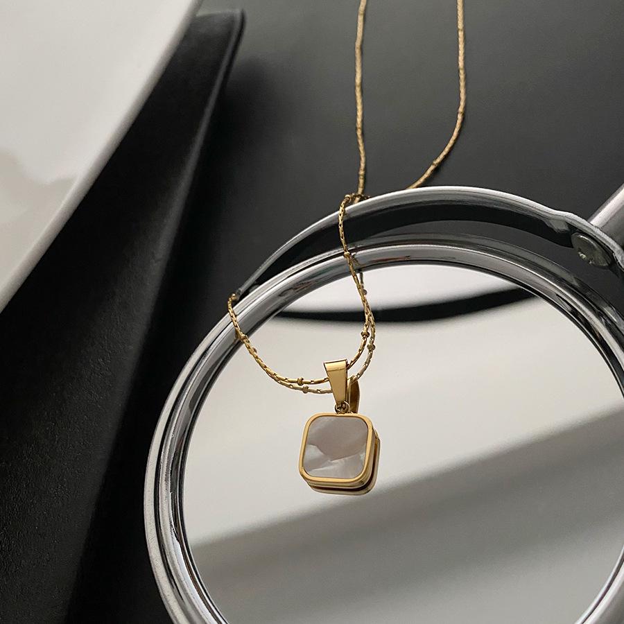 Yu Xi Titanstahl Schwarz & Weiß Quadratischer Anhänger Halskette - Minimalistische Luxus Schlüsselbeinkette