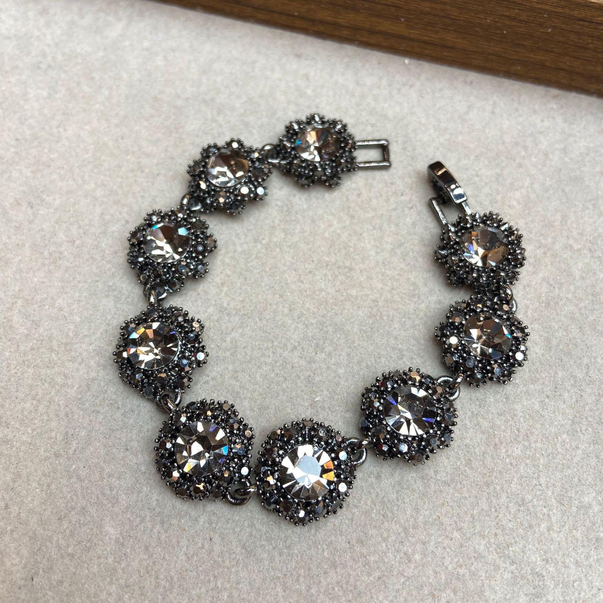 Grey Crystal Flower Jewelry Set Retro Elegant Collarbone Chain Earrings Bracelet