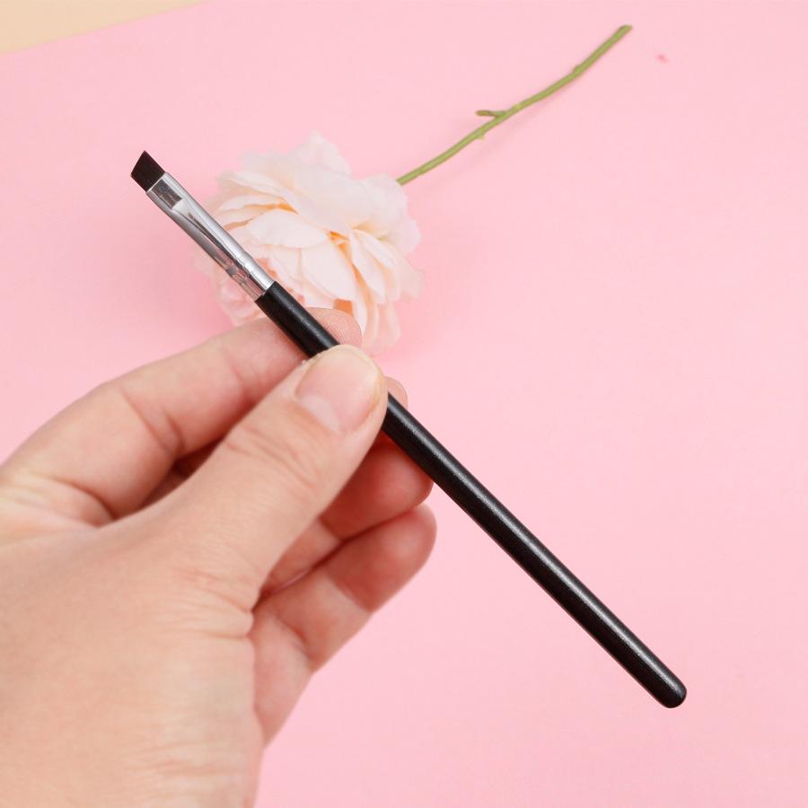 Einzelner flacher Pinsel, Präzisions-Concealer-Eyeliner-Pinsel, professioneller Lidschattenpinsel, tragbarer Make-up-Augenbrauenpinsel