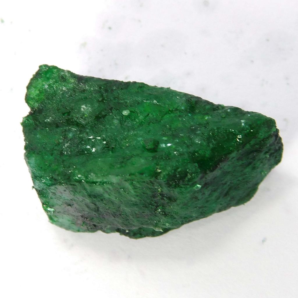 Earth Mined Natural 98 Ct Green Emerald Rough Loose Gemstone