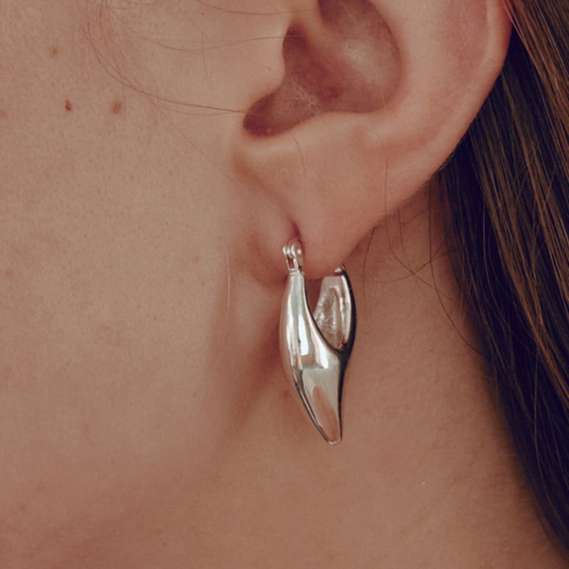 YUSOWA EASYLOCK BARCHAN EARRING (SILVER)