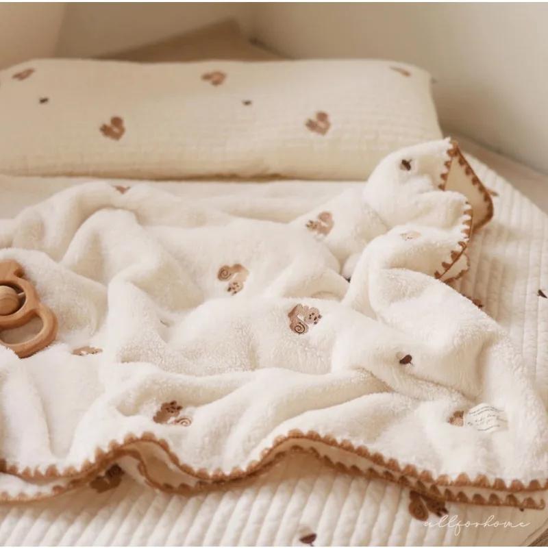 Newborn Baby Swaddle Wrap Blanket-Milk Velvet Flannel Lamb Soft Cover Kindergarten Quilt Bedding Accessories for Babies' Comfort