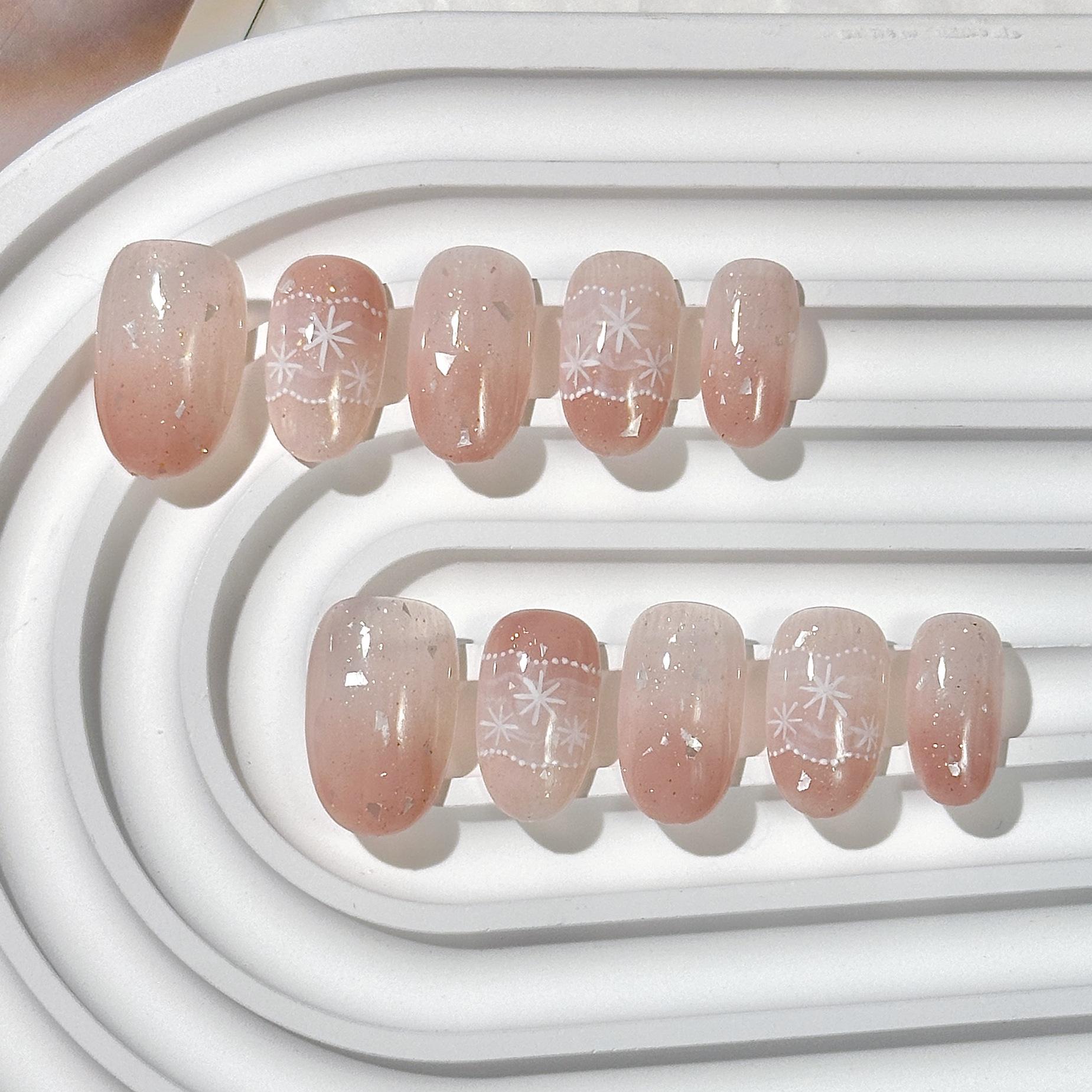 

Handmade Short Oval Wearable Nails: Simple, Sweet, Advanced Style