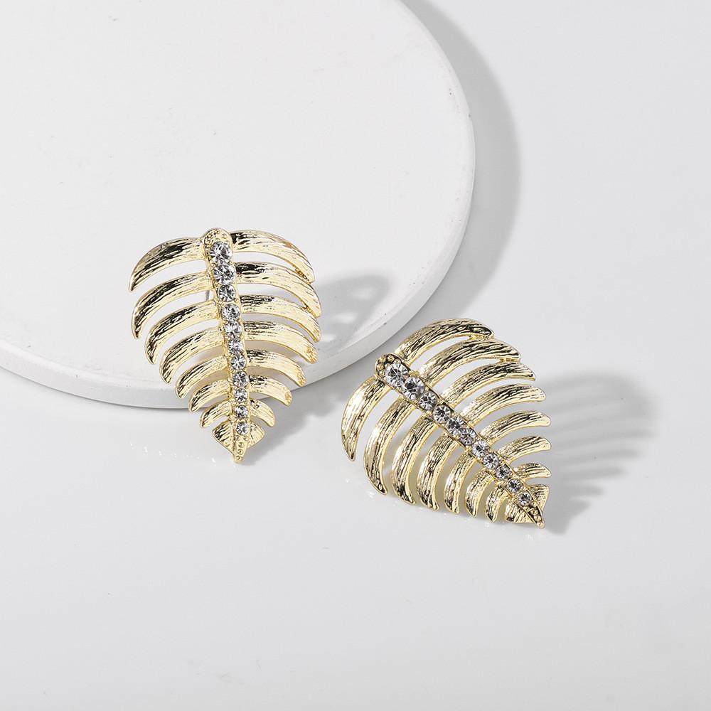 Exquisite Leaf Metal Earrings For Women With Dazzling Gemstone Inlays