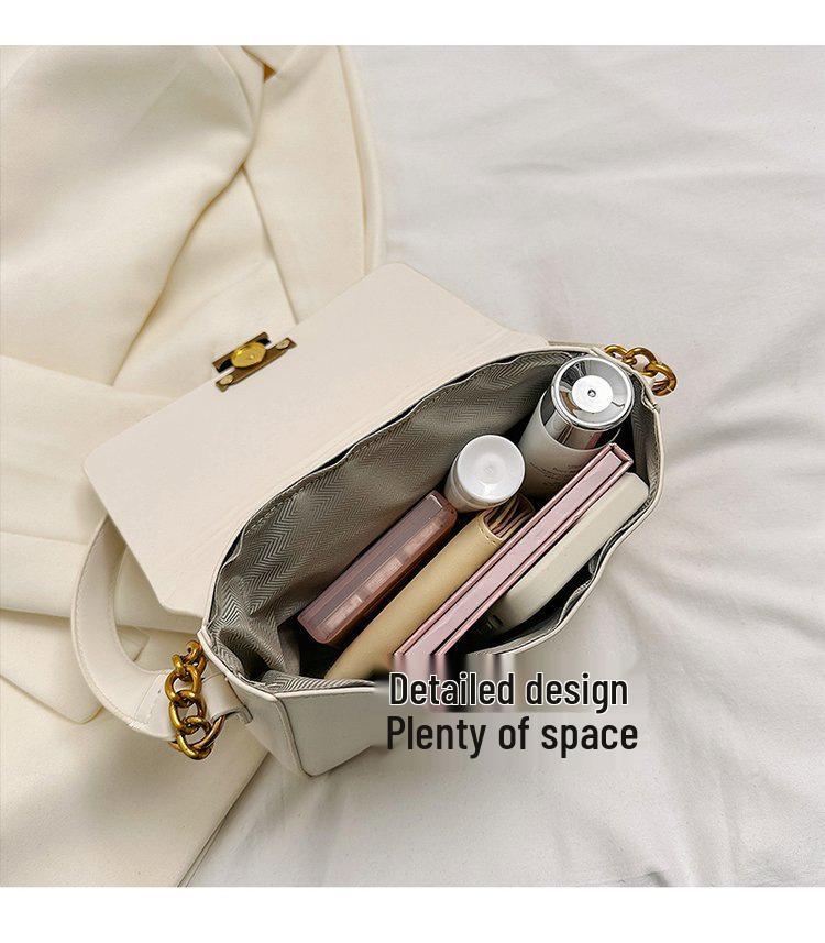 Korean Style Trendy Women's Single Shoulder Chain Crossbody Bag - Simple, Fashionable, Versatile, Solid Color Underarm Bag for Winter