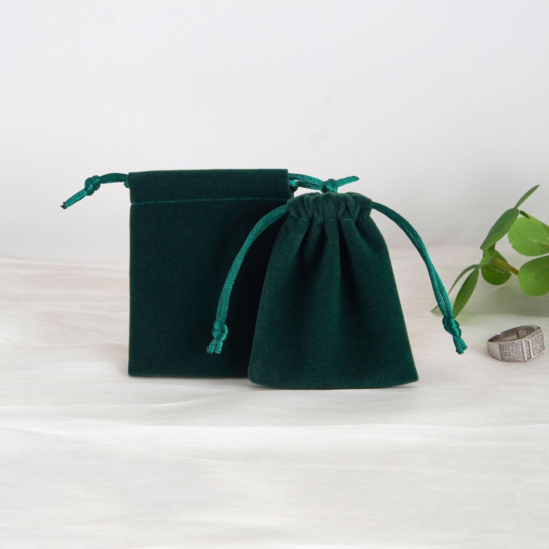 

2‑Pack Dark Green Velvet Drawstring Pouch, Jewelry & Small Items Storage Bag 5*7cm