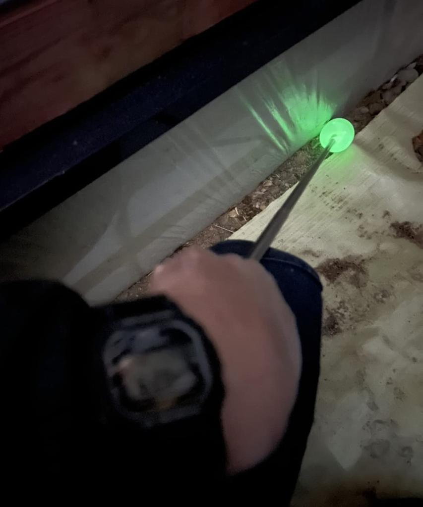 SK SPUN-6010GL Iron Scrap Picker, Extendable Arm, Glow-in-the-Dark, 370-1025mm, 49N Suction Force