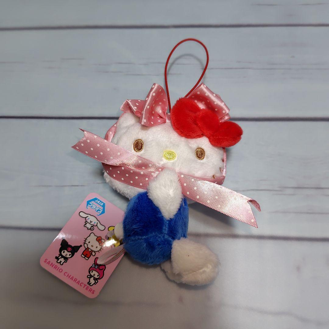 Hello Kitty mascot