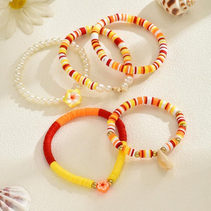 Soft pottery shell bracelet set, colorful beach vacation style handmade beaded imitation pearl flower bracelet.