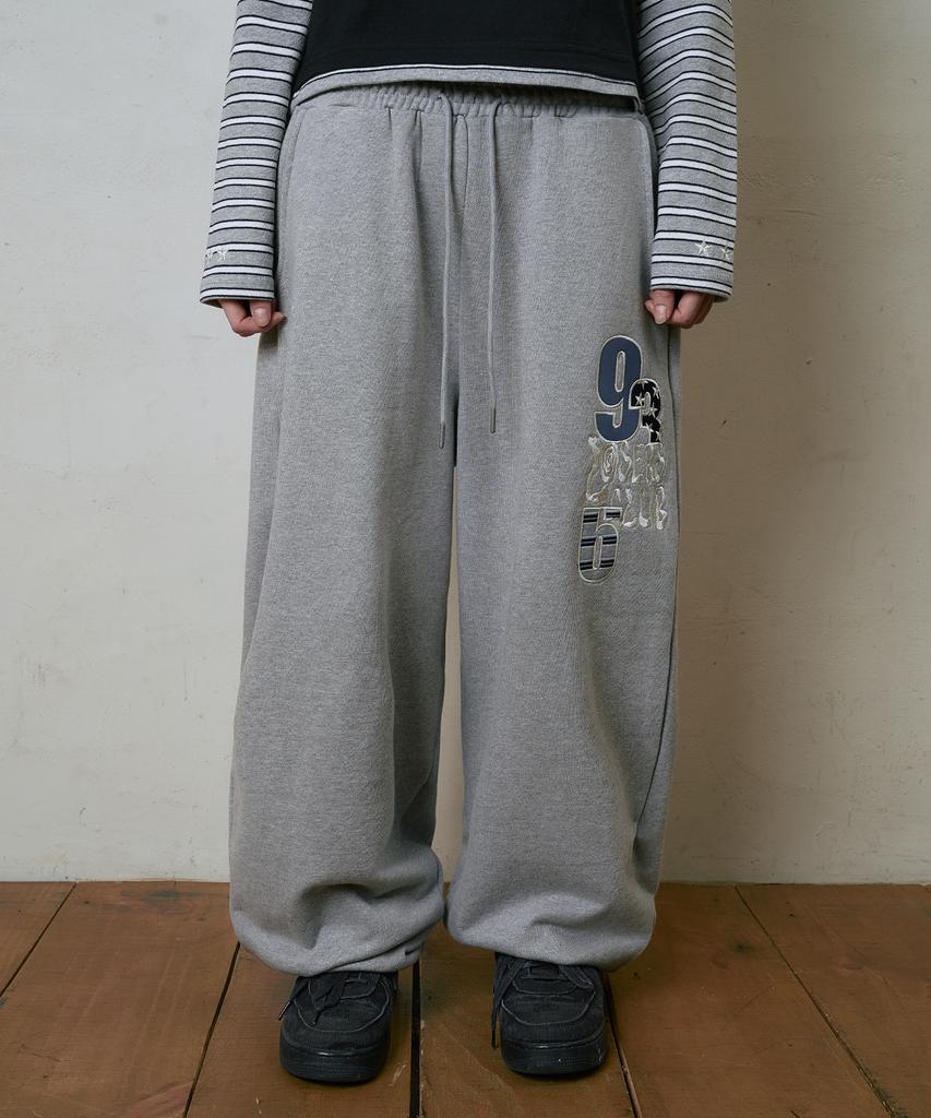 Lujeoseukeulleob Multi Logo Wide Sweatpants Gray