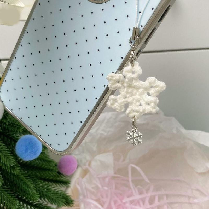 Holiday Gift Handcrafted Snowflake Keychain Yarn Phone Lanyard Christmas Decoration Elegant Women Keyring