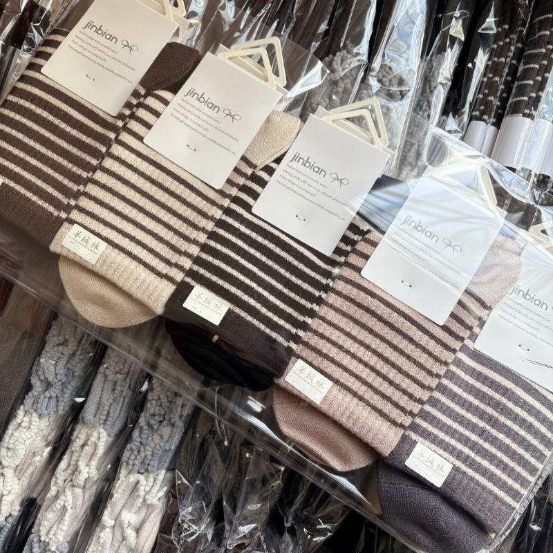 

10 пар теплих кашемірових шкарпеток жіночі весняно-осінні потовщені плюшеві шкарпетки середньої довжини ретро однотонні вовняні термомодні домашні шкарпетки для сну 10 Pairs