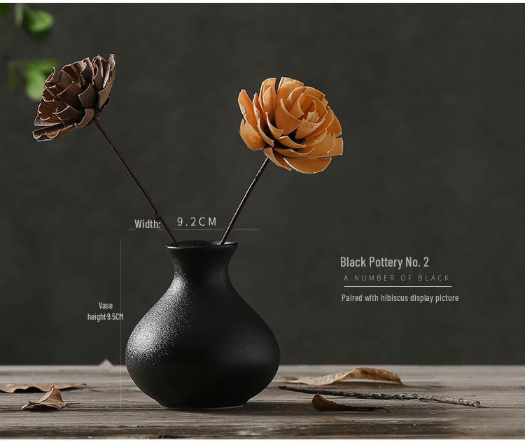 Zen Style Black Ceramic Mini Vase for Dried Flowers – Retro Chinese/Japanese Decor Ornament