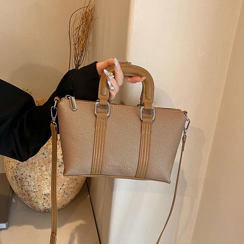 

Ручные сумки-тоуты, популярные в этом году, летняя корейская версия, сумка через плечо для поездок на короткие расстояния, универсальная сумка через плечо