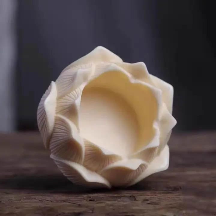 Nannlia Incense Holder, Lotus Shape, Cute and Stylish, Incense Burner for Buddhist Altars, Mini Buddhist Altar, Simple Design (White)