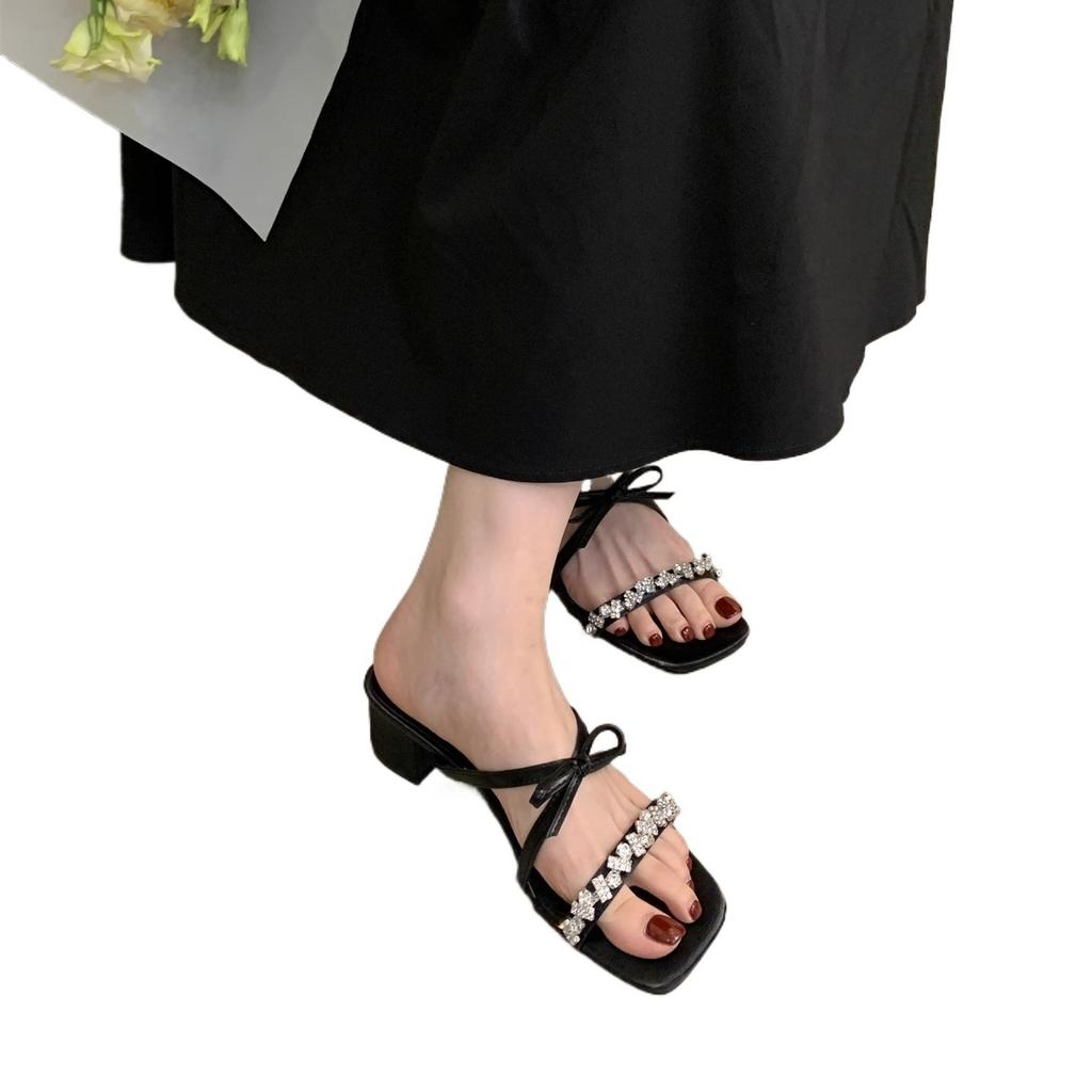 French beautiful bow rhinestone sandals women's summer wear 2025 new fairy wind gentle open-toed cool slippers