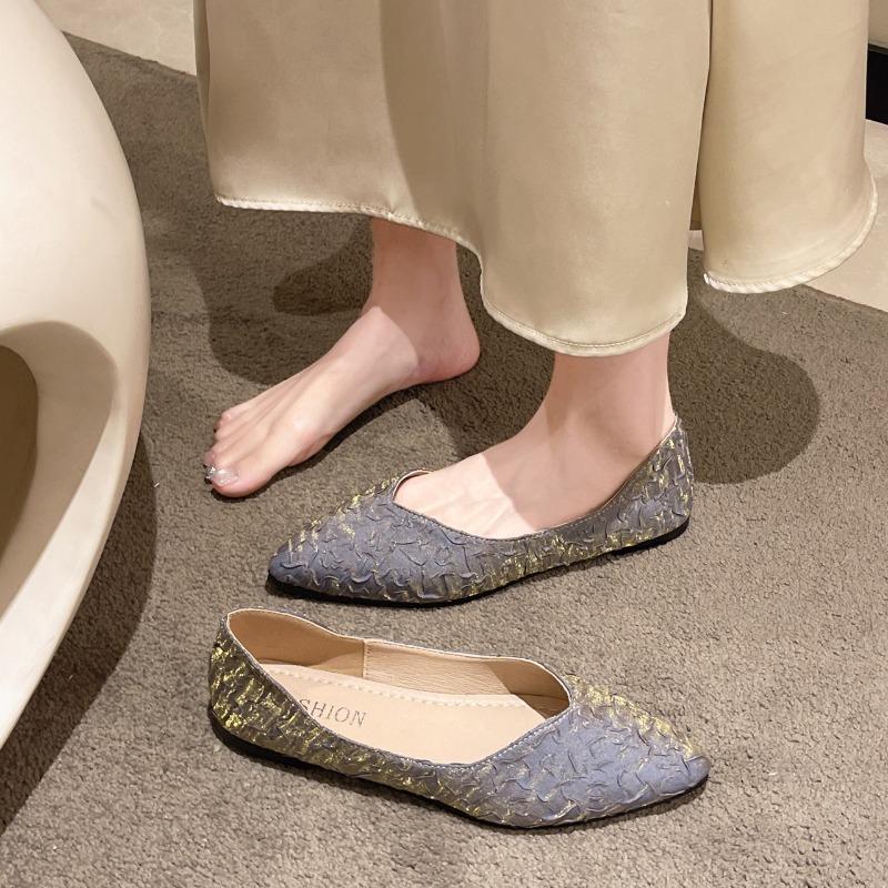 

Single shoes women s spring and autumn new fashion pointed head shallow mouth flat heel outside large size Doudou women s shoes 36 светло-синий