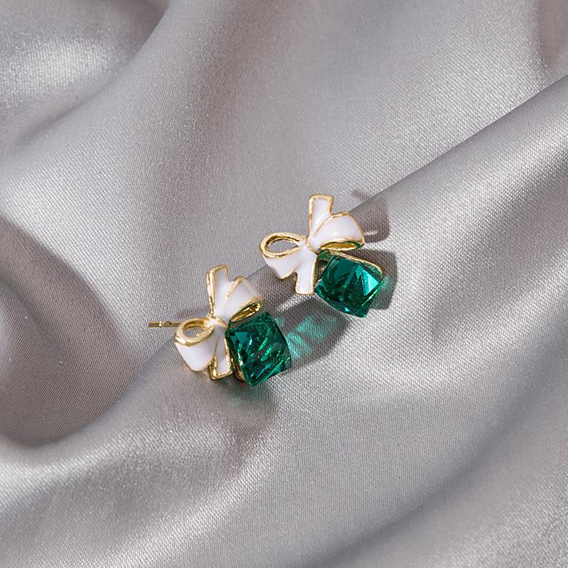 

E175 Yiwu, Bow Cube, Cube, Rubik S Cube, Crystal Stud Earrings Free Shipping.