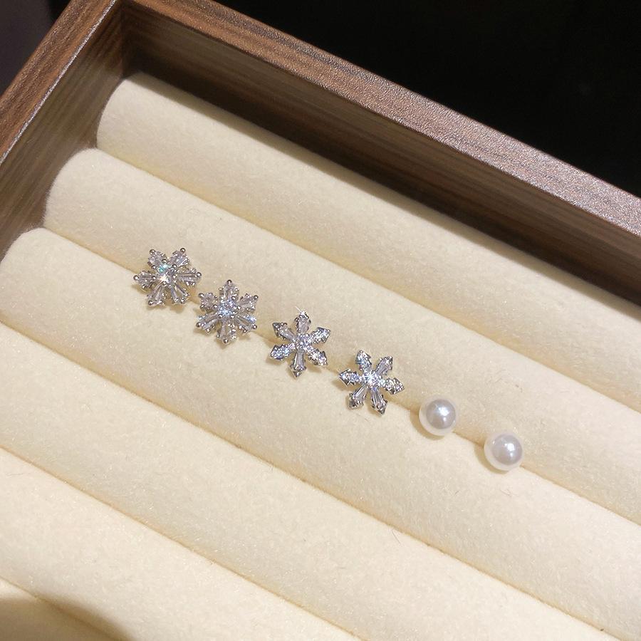 Six-Piece Silver Needle Zircon Pearl Snowflake Stud Earrings - Elegant & Versatile for Autumn/Winter