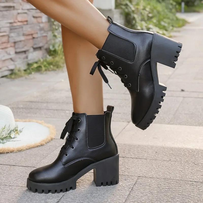 

2025 Autumn/Winter New Women s Short Boots British Style Coarse Heel Round Head Strap Regular Edition 43