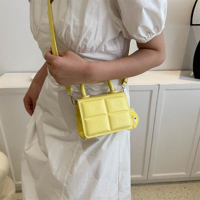 Korean simple and high-end portable small bag women's 2025 summer niche plaid design small square bag trendy shoulder bag
