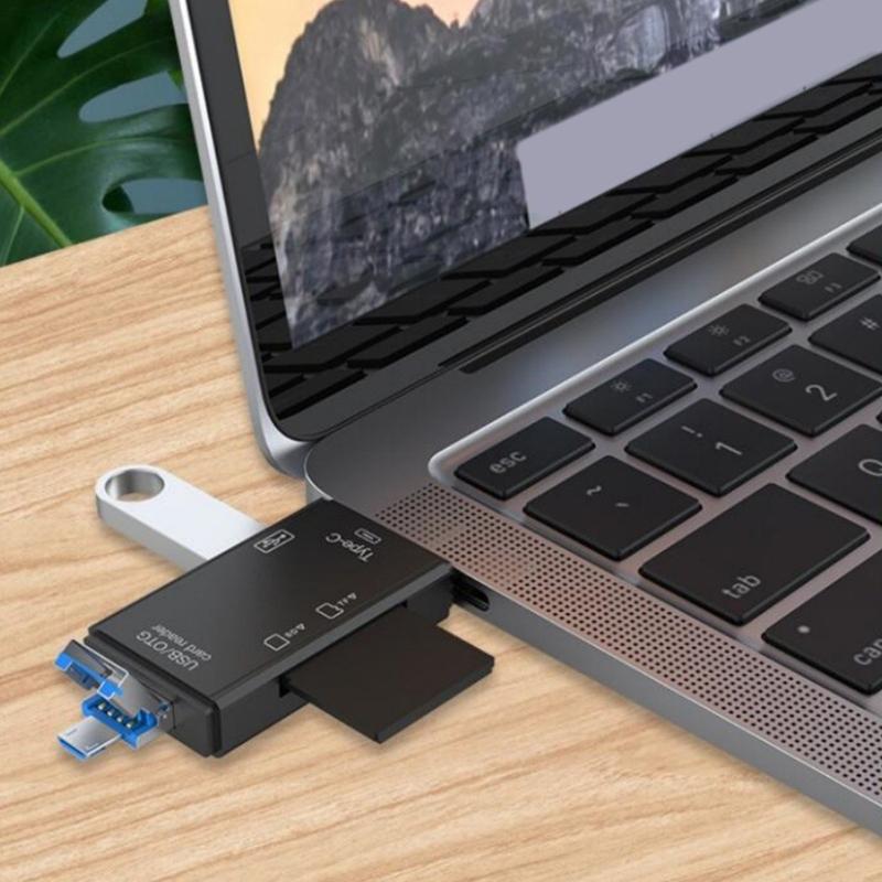Multiple Connectors Type C SDTF SDXC MicroSDs Card Reader for Easy File Transfer Between Devices