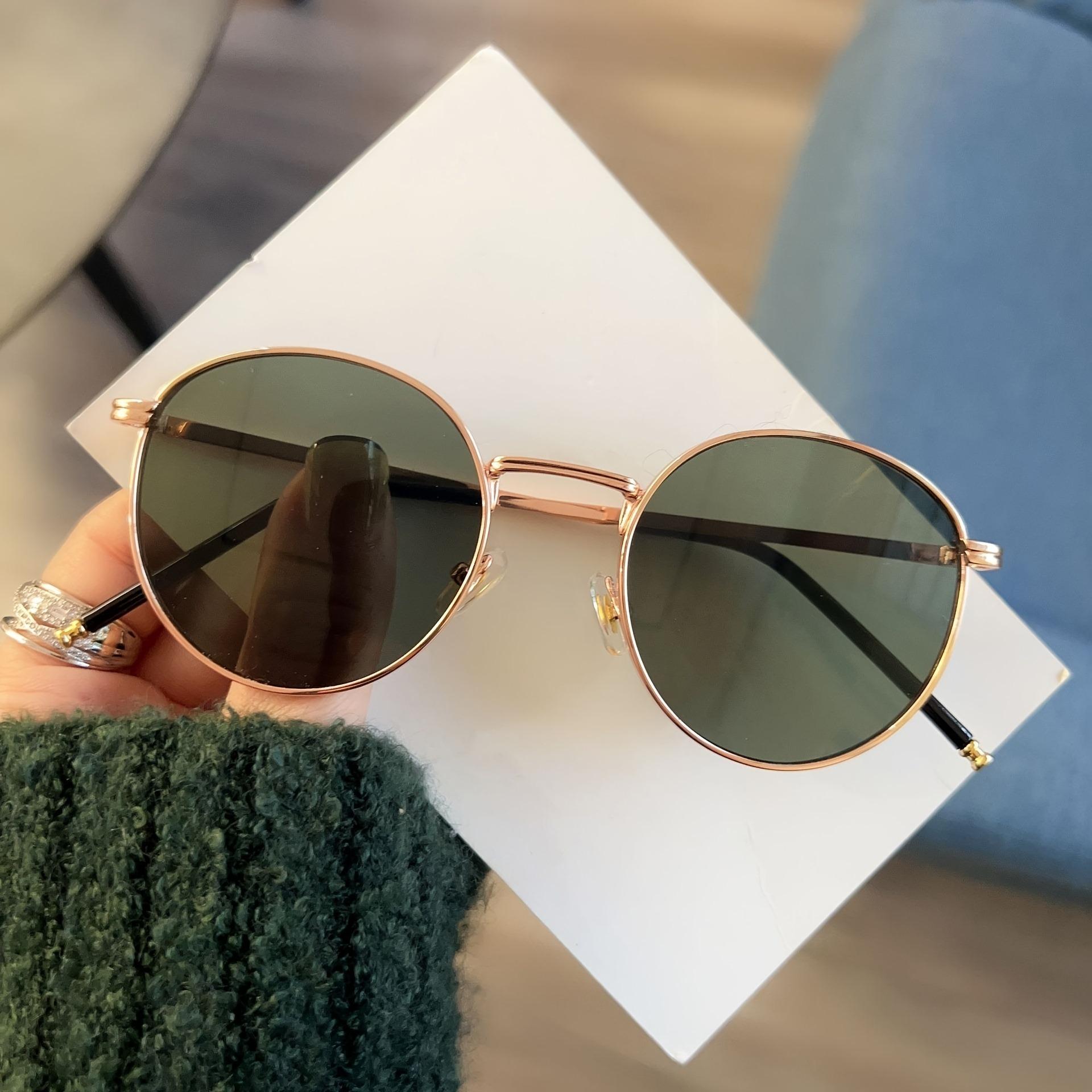 

Five Color Retro Exquisite Fashion Round Metal Frame Punk Style Party Party Po Decoration Glasses