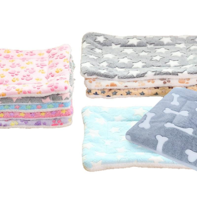 Cozy Four-Season Pet Cushion: Universal Warm Sleeping Mat for Cats and Dogs