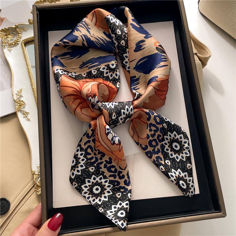 70 * 70 cm Ny liten fyrkantig sjal i siden för nackskydd för kvinnor Professionell sjal Mångsidig hårknytsduk Halsduk