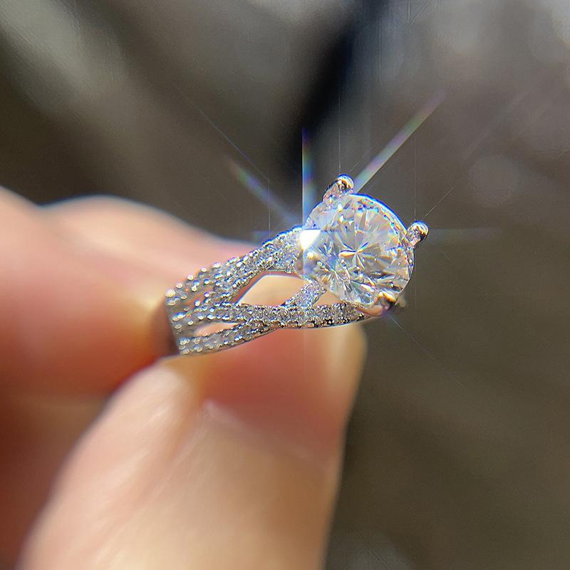 Pierścionki modowe, Pierścionki zaręczynowe, Pierścionki jako rekwizyty ślubne